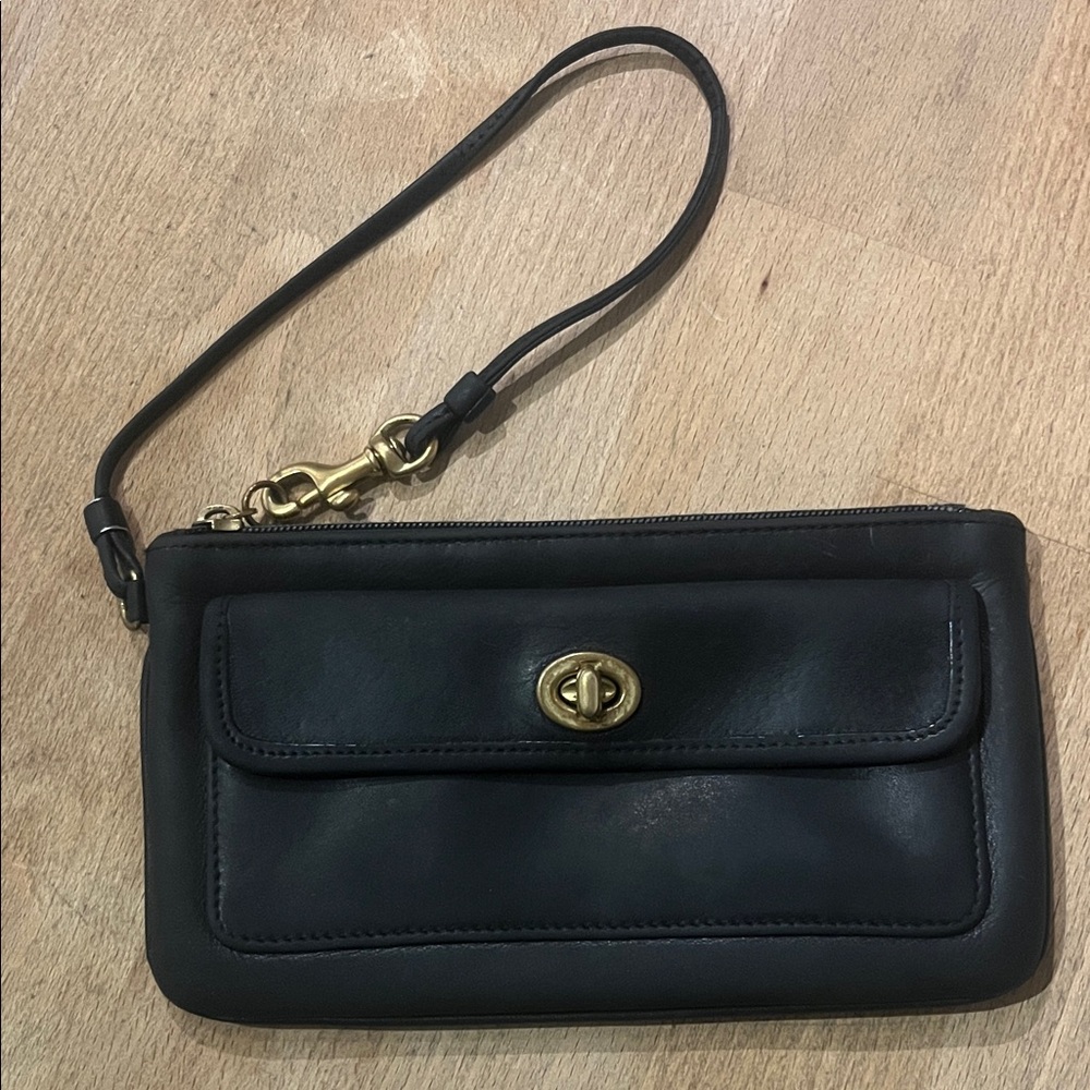 Vintage COACH Wristlet Wallet 🖤 LEATHER